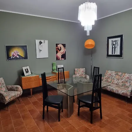 Vintageco. Daire Motta SantʼAnastasia